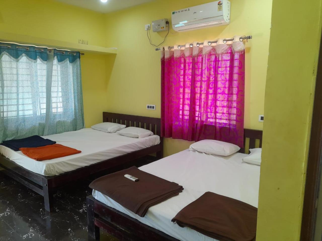 Golden Sky Hotel Gokarna  Kültér fotó
